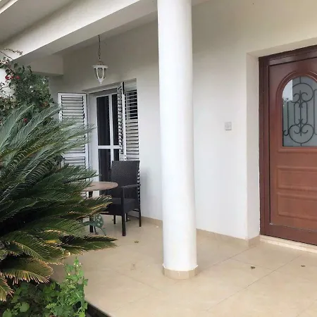 3bedroom House In لارنكا