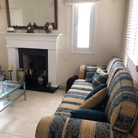 بيت للعطل 3bedroom House In لارنكا