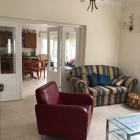 3bedroom House In Vakantiehuis Larnaca